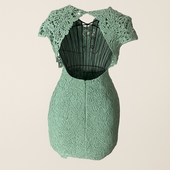 Lulus Romance Language Sage Green Backless Lace Dress NWT Size Small - Picture 3 of 10